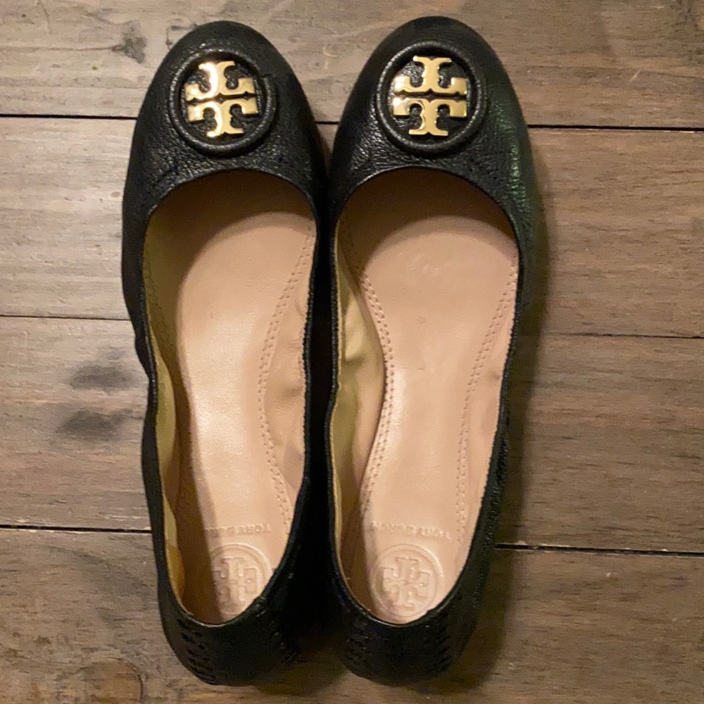 Tory Burch ballet flats. Genuine black leather size 6.